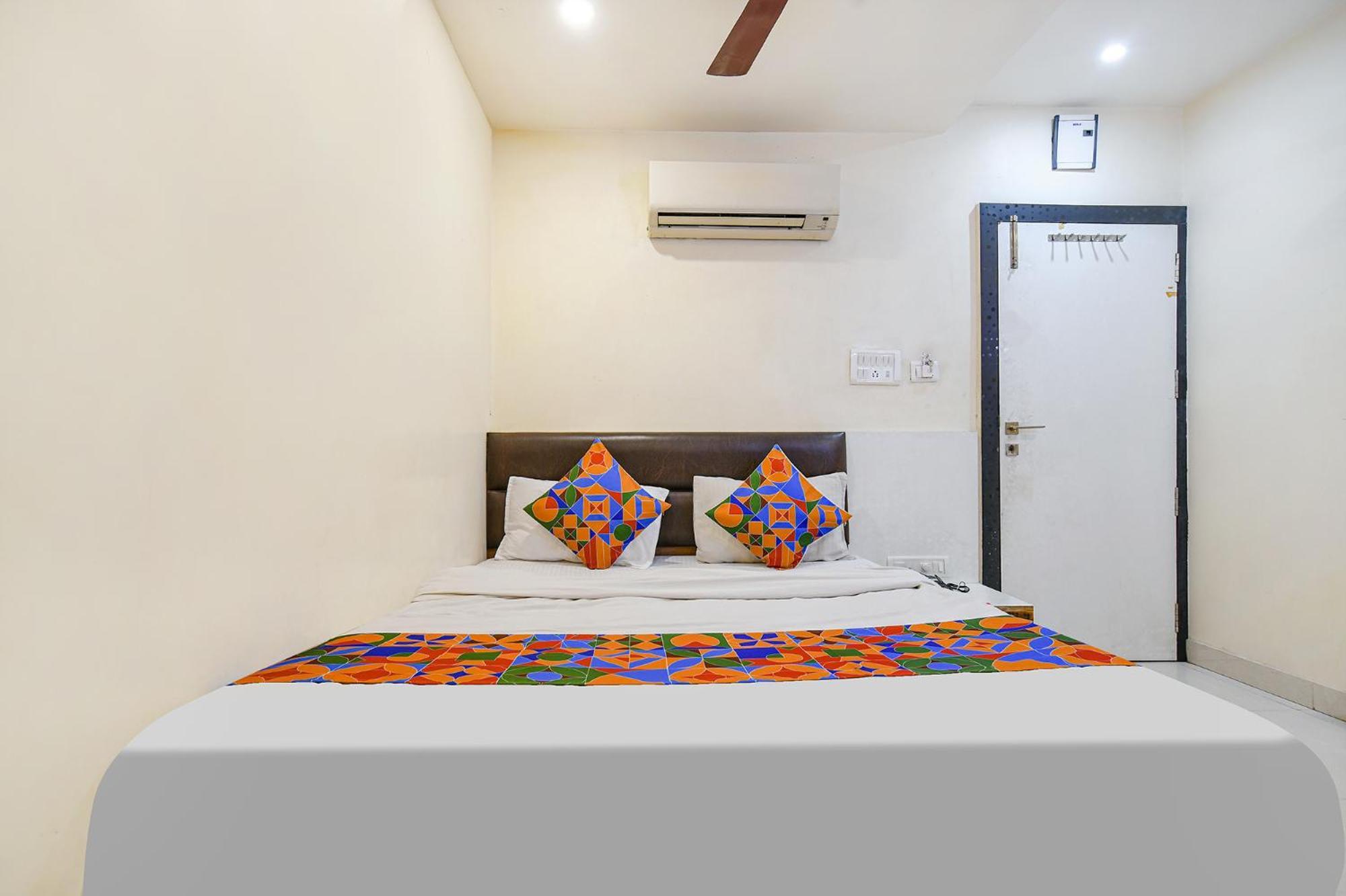 Fabhotel Shivam Palace- Near Mahakal Mandir Ujjain Exterior photo
